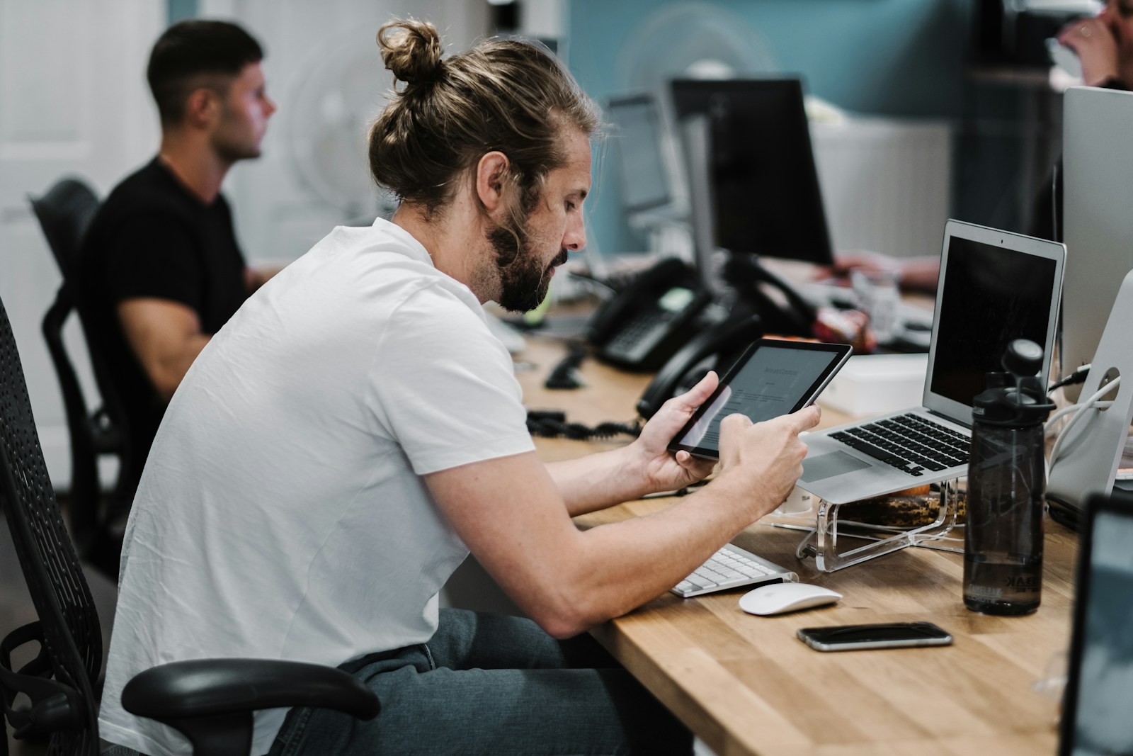 HOW TO GAIN CONFIDENCE FOR GROWING A BEARD AT WORK